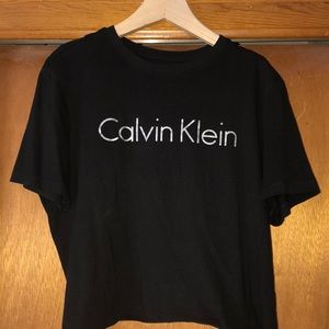 calvin klien cropped tee